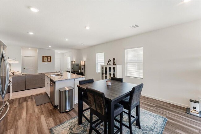 Building Photo - 10138 California Lily Ln