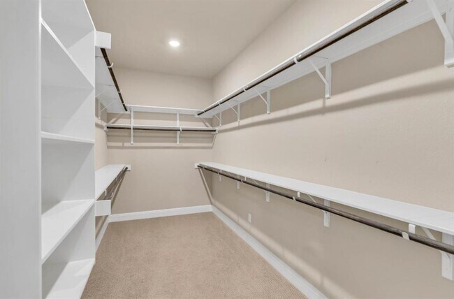 Building Photo - 129 Birkshire Dr