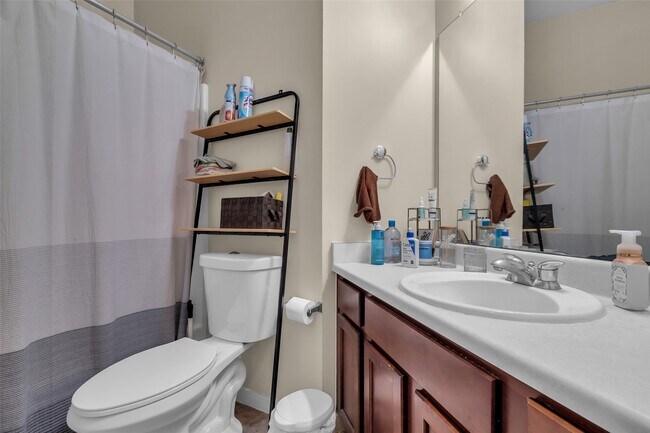 Building Photo - 10711 Gilford Crest Dr