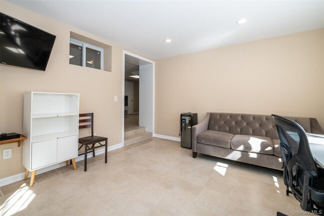 Building Photo - 18 Lomond Pl