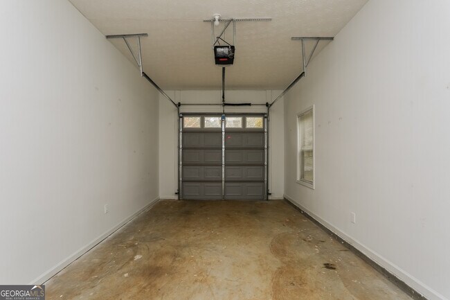 Building Photo - 1677 Pheasant Dr