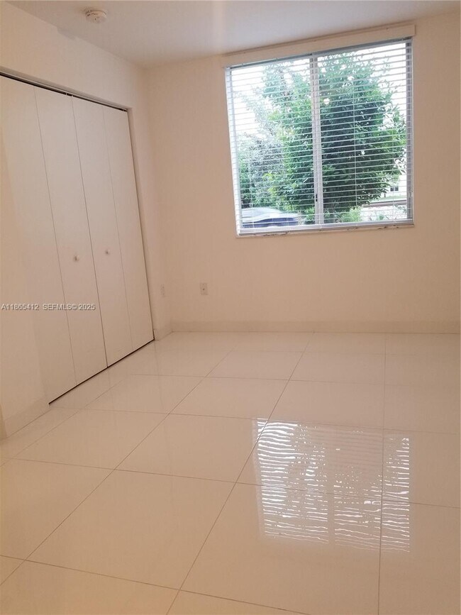 Building Photo - 2651 NE 212th Terrace