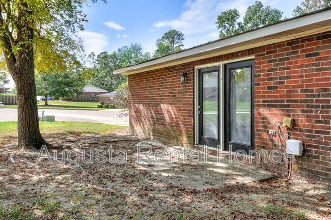 Building Photo - 318A Old Plantation Road