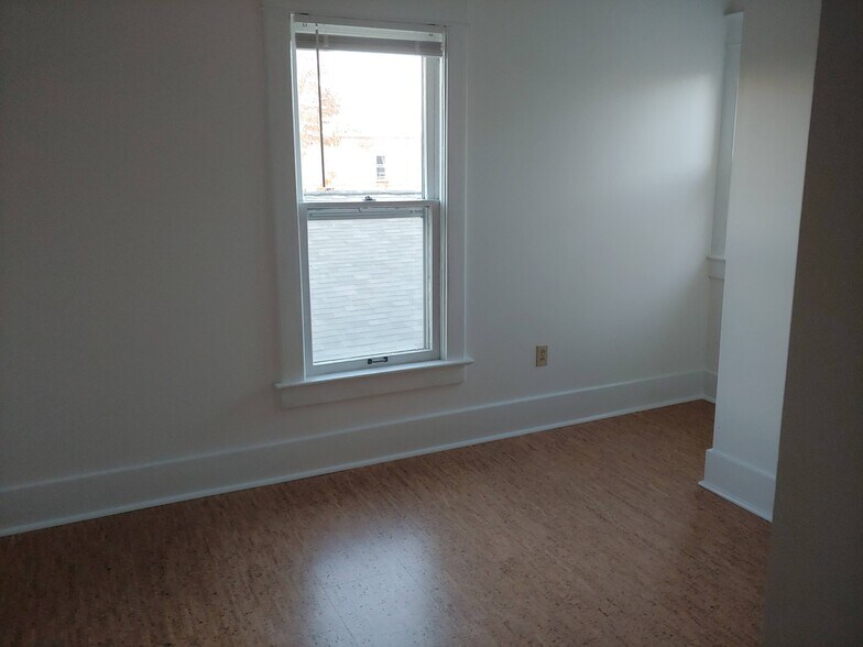 Bedroom 2 - 704 S Broadway Ave