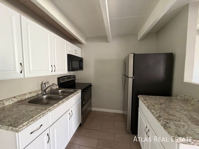 Building Photo - 3451 N Flowing Wells Rd