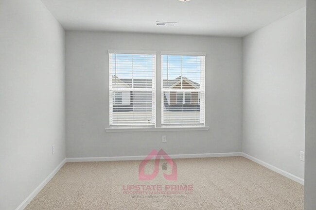 Building Photo - 378 Highline Trl