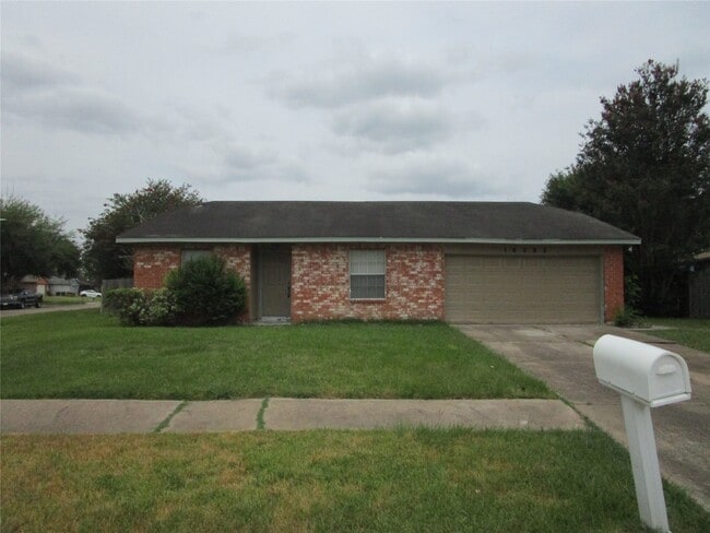 Primary Photo - 16322 Clearmont Dr