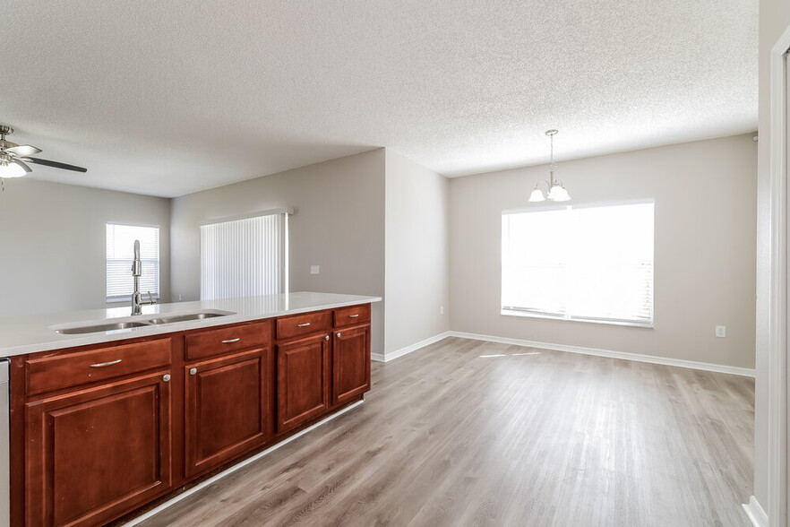 Building Photo - 4450 Maple Chase Trail