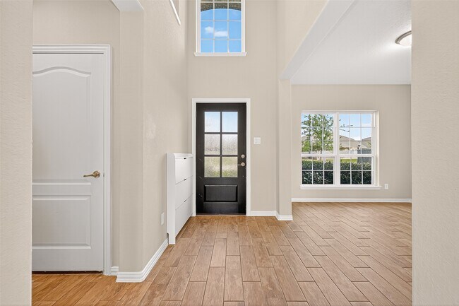 Building Photo - 9738 Willowmoor Lane