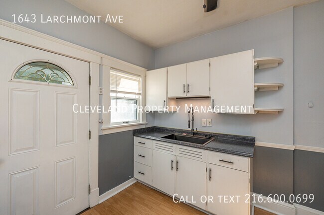 Building Photo - 1643 Larchmont Ave