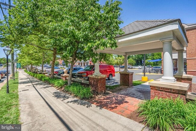 Building Photo - 4112 Orchard Dr