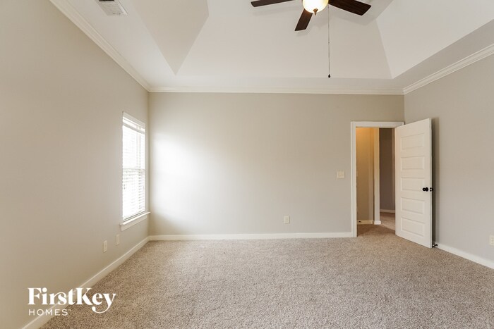 Building Photo - 604 Round Rd