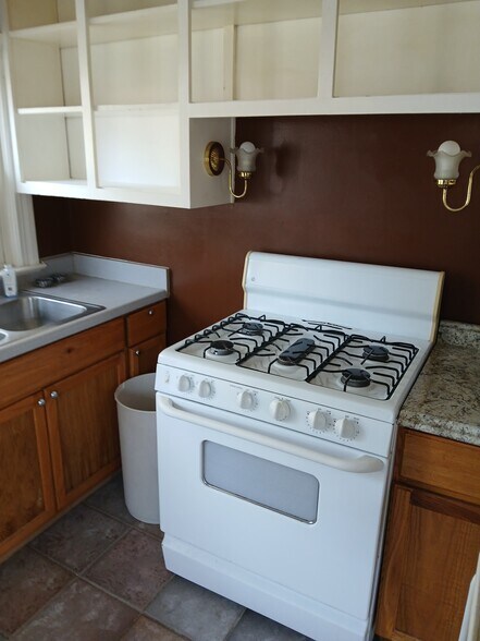 Building Photo - 6666 Hudson Ave