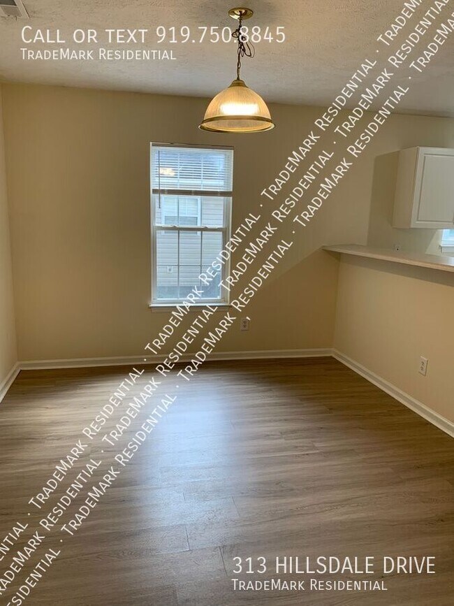 Building Photo - 313 Hillsdale Dr