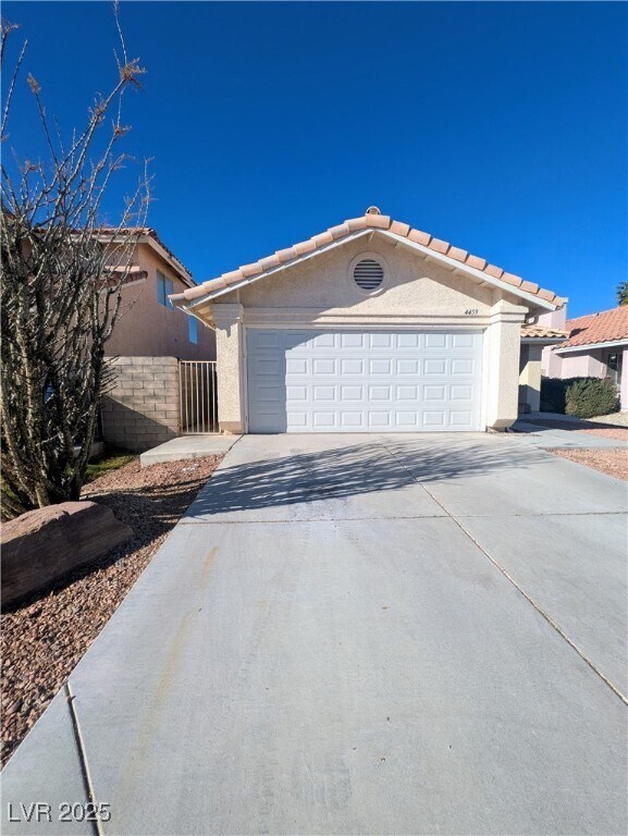 Building Photo - 4459 Anatone Dr