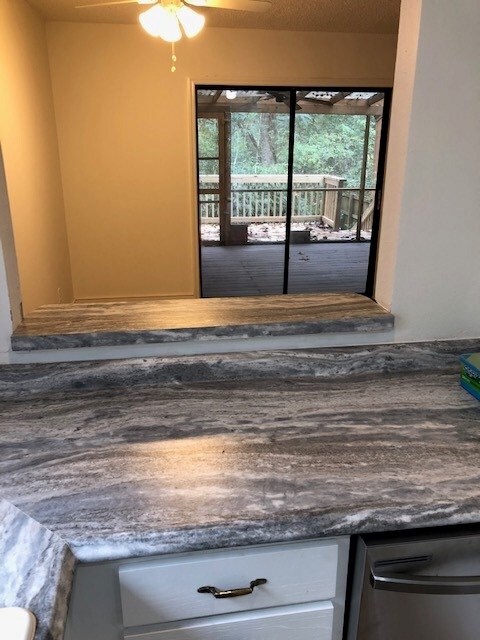 Building Photo - 2786 Beechwood Knolls