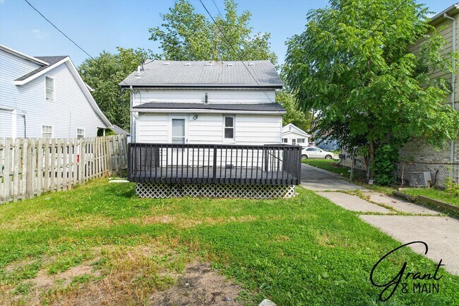 Building Photo - 21787 Nevada Ave