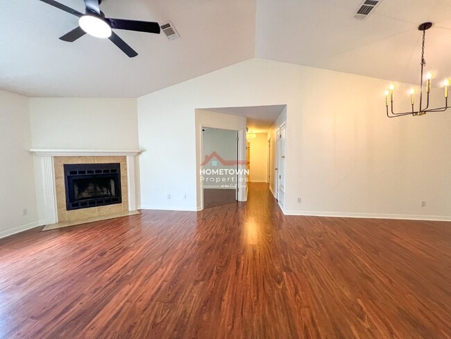 Building Photo - 3241 Braxton Cir