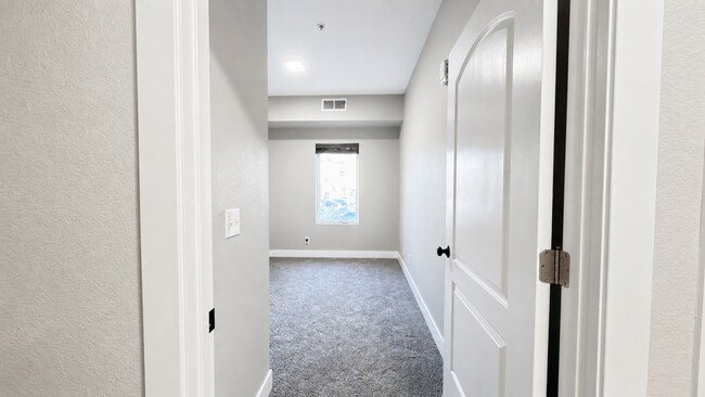 Building Photo - 1401 W 85th Ave