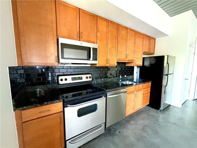 Building Photo - 620 Glen Iris Dr NE