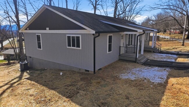 Building Photo - 12 Old Starnes Cove Rd