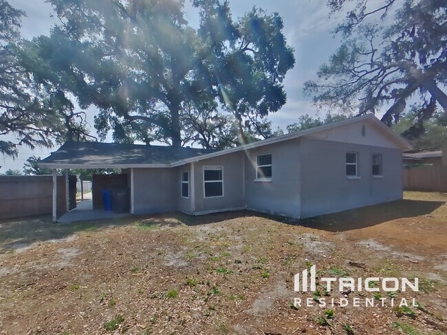 Building Photo - 804 Heidi Rd