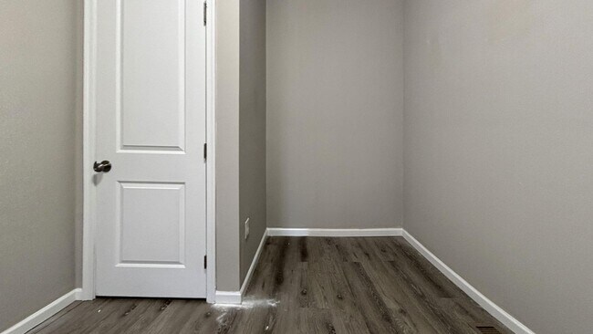 Building Photo - Modern 3-Bedroom Rental with Stainless Ste...