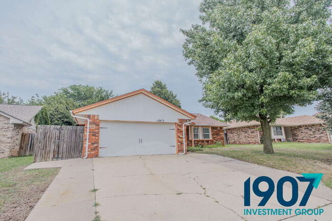 Building Photo - Beautiful 3-Bedroom Home in Yukon - Availa...