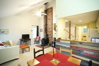 Building Photo - $1950/mo 2 Bed fully furnished condo in Thornton!