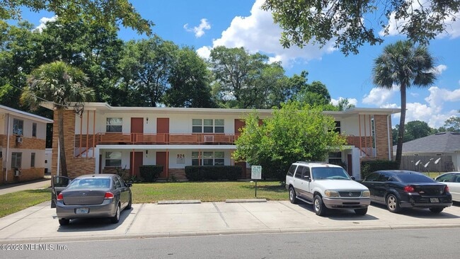 Building Photo - 924 Arco Dr