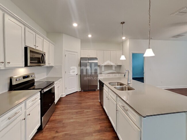 Building Photo - 33966 Thyme Dr