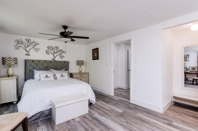 Building Photo - 508 NW 8th Ave