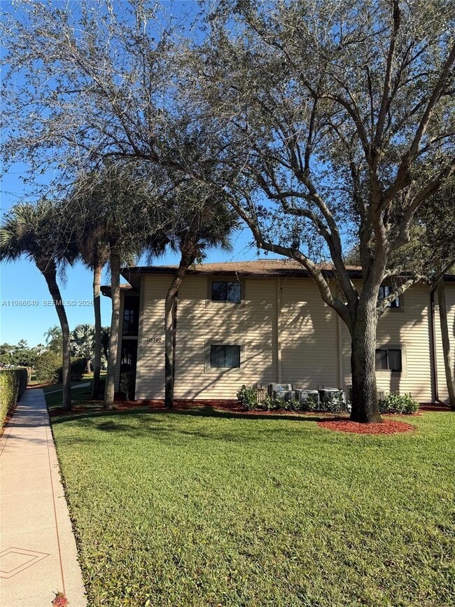 Building Photo - 15500 Lakes of Delray Blvd