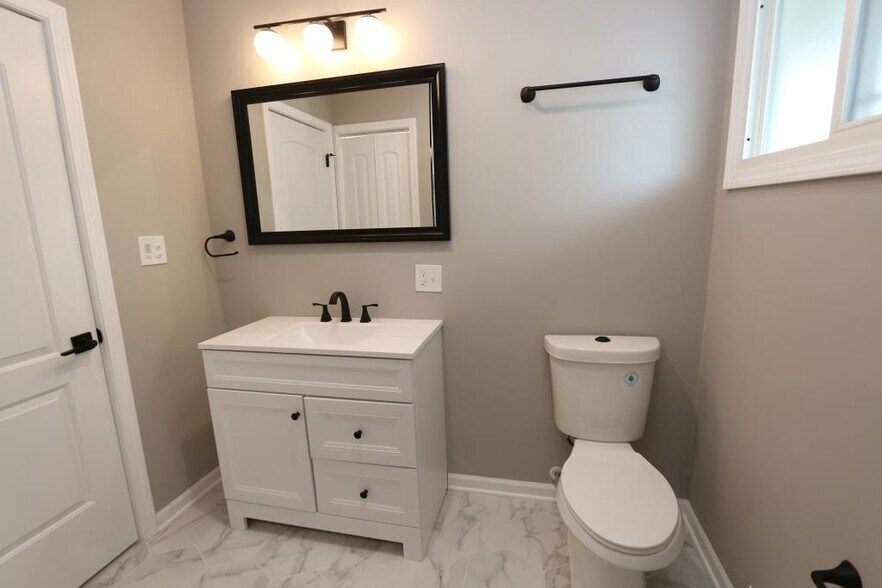 Building Photo - 3511 43rd Pl