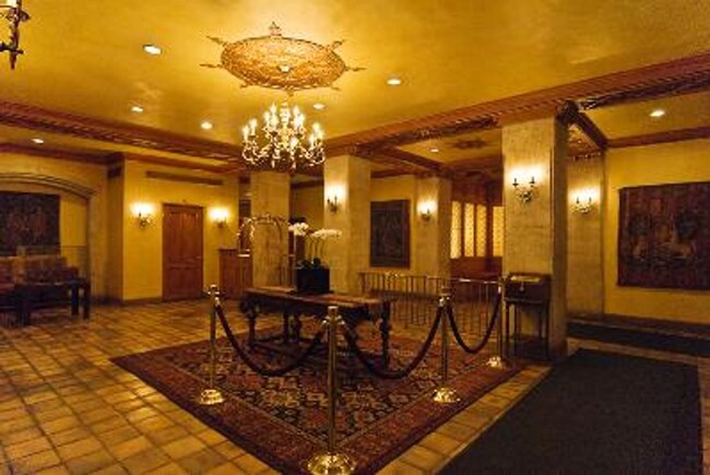 Building Photo - 5 Tudor City Pl