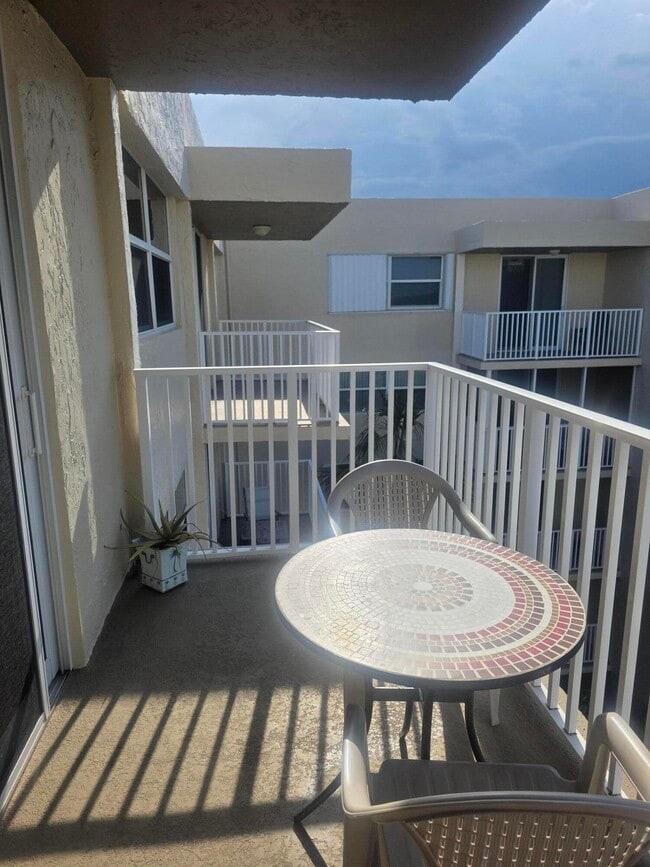 Building Photo - 2929 S Ocean Blvd