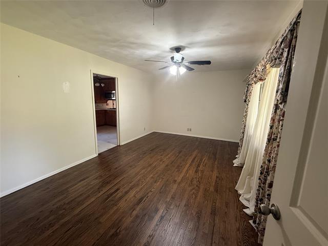 Building Photo - 605 Clebud Dr