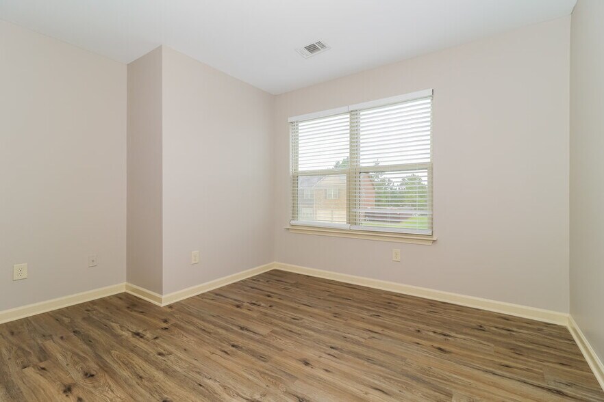 Building Photo - 50 Vivid Ln