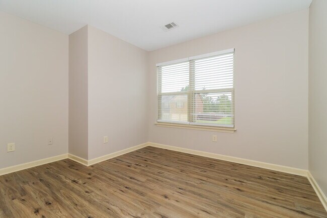 Building Photo - 50 Vivid Ln