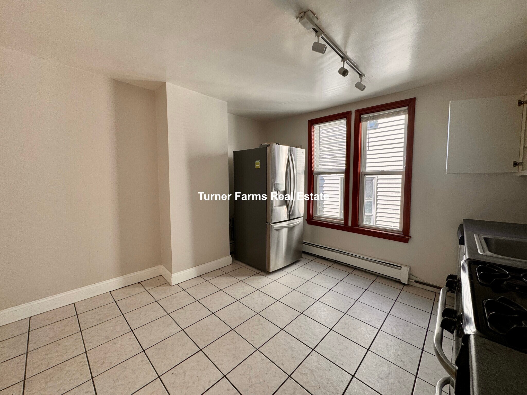 Building Photo - 19 Monmouth St