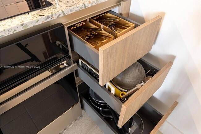 Building Photo - 159 NE 6th St