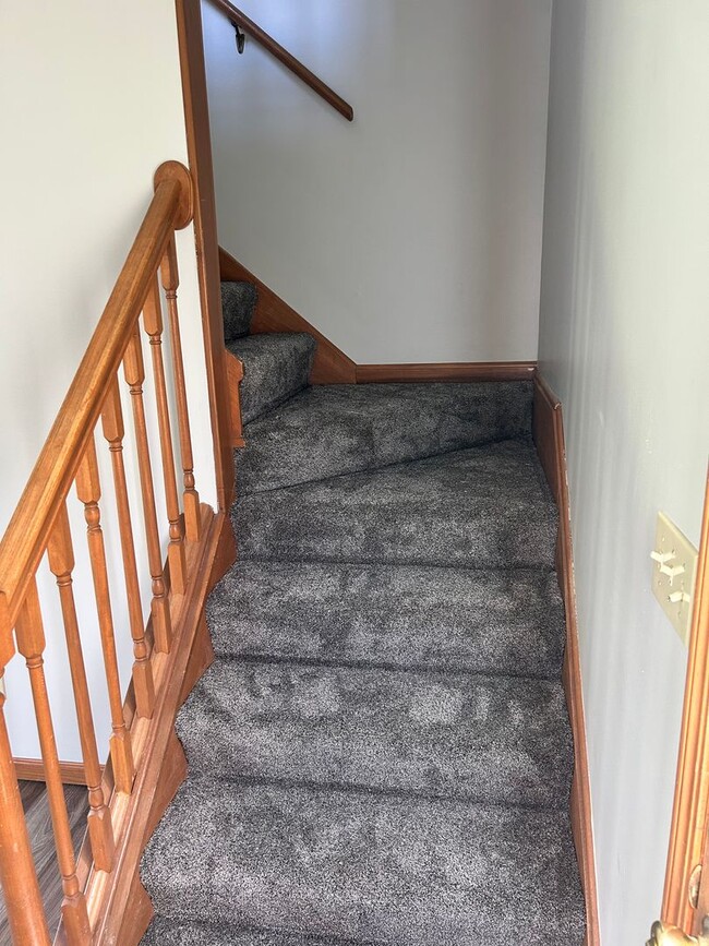 Building Photo - Three bedroom duplex