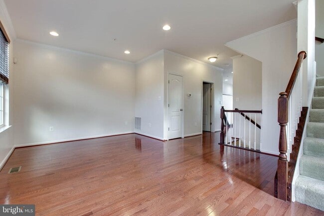 Building Photo - 7931 Silver Oak Rd