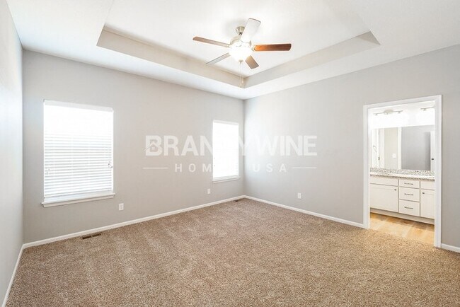 Building Photo - COMING SOON! 5BED 3BATH