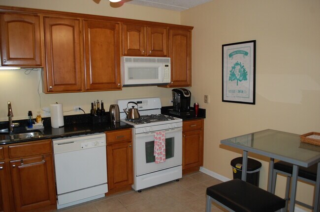 Building Photo - 440 W Mahogany Ct