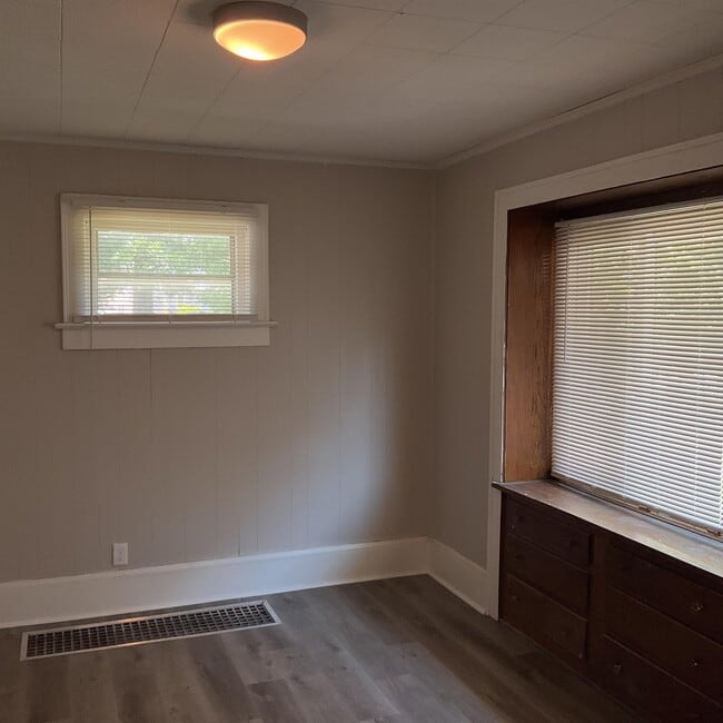 Building Photo - 441 Wildwood Ave