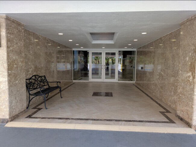 Building Photo - 1370 S Ocean Blvd