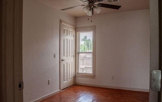 Building Photo - Must See 2-Bedroom Home!!