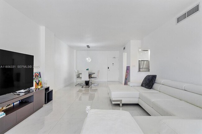 Building Photo - 1980 S Ocean Dr