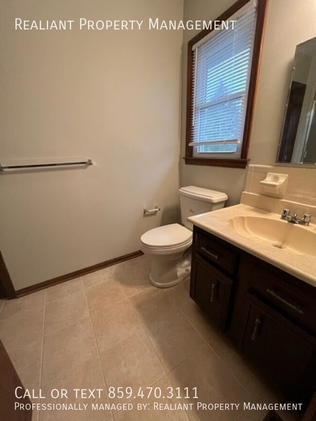 Building Photo - 118 Robin Rd